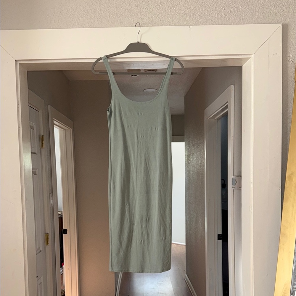 Forever 21 Green Sheath Mini Dress Sleeveless Scoop Neck